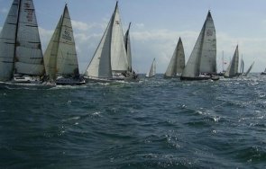 близо яхти стартират регатата кор кароли