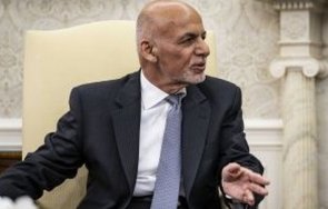 президентът афганистан опитва спре настъплението талибаните преговори