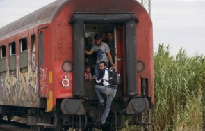 заловиха петима нелегални мигранти влак