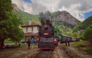 бдж организира пътуване парен локомотив теснолинейката