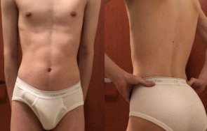 варна задържаха мъж предлагал сексуални услуги