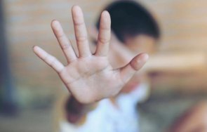 блудстваха тийнейджърка селски басейн