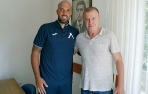 турци натискат ники михайлов