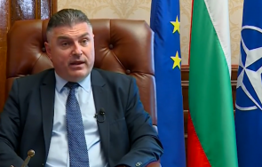 служебният военен министър гласи участва следващ кабинет