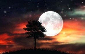 астролог ден черната луна отваря врата земята небето