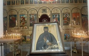 чудотворната икона мощите ефрем ахтопол август