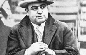 предлагат търг любимия пистолет капоне