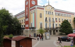 кметът хасково помага отпускането общински средства два отбора