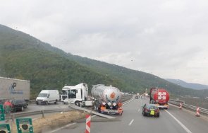 последните минути катастофа тир хемус движението враца софия ограничено снимки