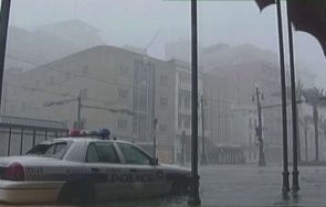 ураганът айда удари луизиана скорост 240 видео