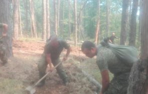 изгасиха пожара югово огнеборците прибират маркучите