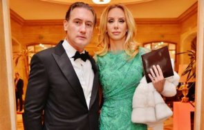 жената домусчиев фука супер ролс ройс послушен… снимка