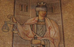 пращат съд берач рози убил любовницата