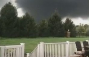 територията сащ насочва бурята лари