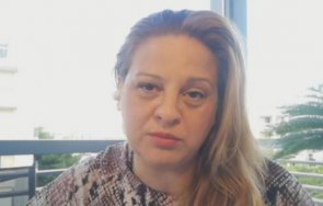 българка гърция протестите заради едни 8000 души ваксинират