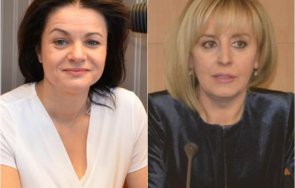 цирк парламента депутати обиждат спални офиси росица кирова попиля манолова