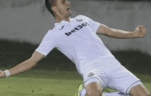 нападател славия подсилва цска софия