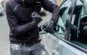 заловиха мъж жена рецидивисти задигнали мерцедес