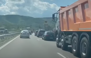 аварирала военна техника задръсти автомагистрала тракия видео