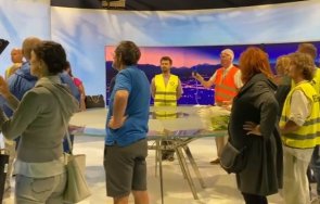 противници ваксинацията нахлуха словенска телевизия