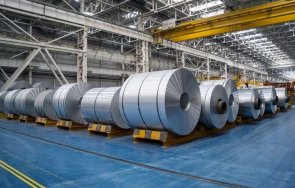 цените алуминия достигнаха високото ниво повече десетилетия преврат гвинея