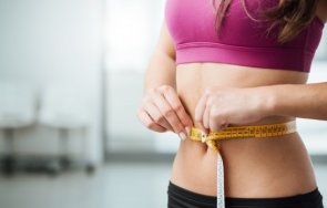 ценно жени спете достатъчно напълнеете