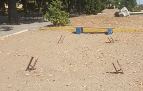 опасна площадка видин стърчащи железа застрашават живота децата