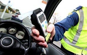 задържаха пласьори дрога надрусан рокер