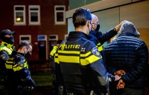 закопчаха украинци пробвали вкарат албанци яхта нидерландия