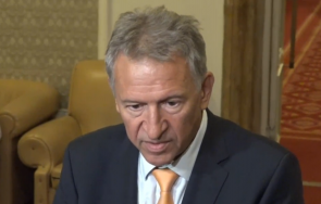 провал кацаров отстъпва мерките призна болниците задъхват