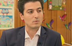 годишен преподавател младият директор училище софия