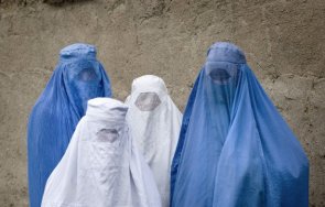 нов дрескод въвеждат талибаните жените афганистан