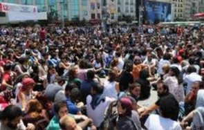 000 души протестираха ваксинацията истанбул