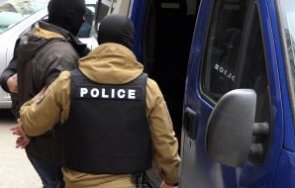 прокуратурата обвини двама мъже държане оръжия боеприпаси наркотици