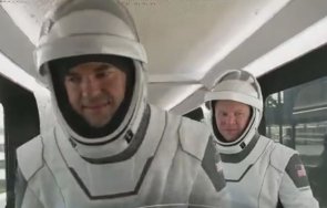 космическият кораб crew dragon изстрелян флорида граждански екипаж борда видео