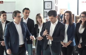 извънредно пик кирил петков асен василев излагат проекта продължаваме промяната влиза екипа живо