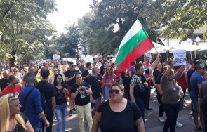 ресторантьори бургас протестираха мерките кацаров подкрепиха таксиметрови шофьори