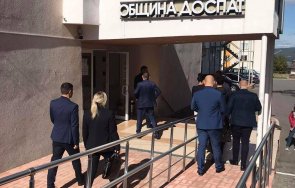 комисията цацаров влезе община доспат проверяват поръчка млн снимки