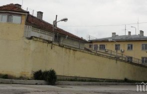 търсят алкохол пловдивския затвор намериха телефони