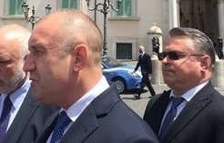 журналистът ивелин николов скандала централата герб предизборната агитация минекоff полза бившите управляващи платена тях глупост