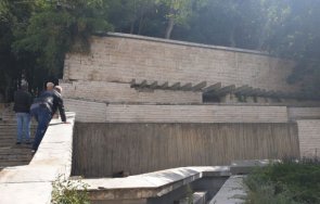 ремонтират неработещите фонтани стълбището часовниковата кула дупница