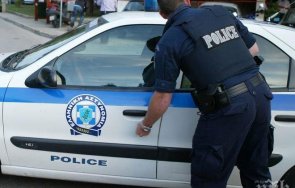 крути мерки въвеждат полицейски час солун няколко съседни региона