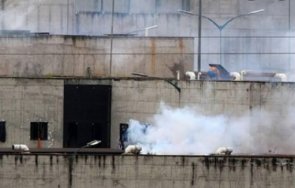 100 загинали сблъсъци затвор еквадор