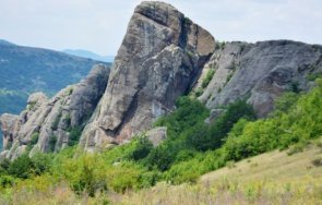 поставиха основите параклиса иван рилски коматинските скали