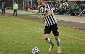 берое победи слаб локо пловдив остави дъното