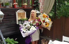 Поп иконата Кристина Димитрова удължи топлия сезон с най новото си