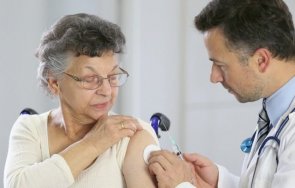 започва безплатната противогрипна ваксинация хората години