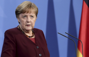 Изпълняващият длъжността германски канцлер Ангела Меркел в последното си обръщение