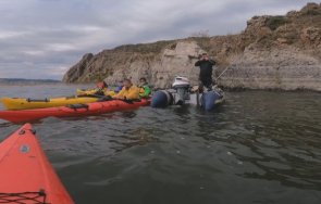 каякари спасиха удавяне рибар язовир студен кладенец