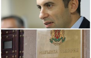 кирил петков напълни гащите конституционния съд харварда притеснен решат двойното гражданство